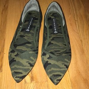 Steve Madden camp shoes